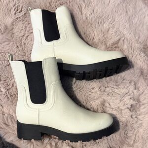 Old Navy Cream Ankle Boots with Black Accents